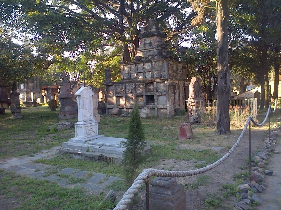 MAUSOLEOS